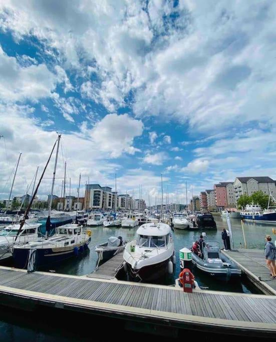 Cosy Apartment At The Marina Portishead Bagian luar foto