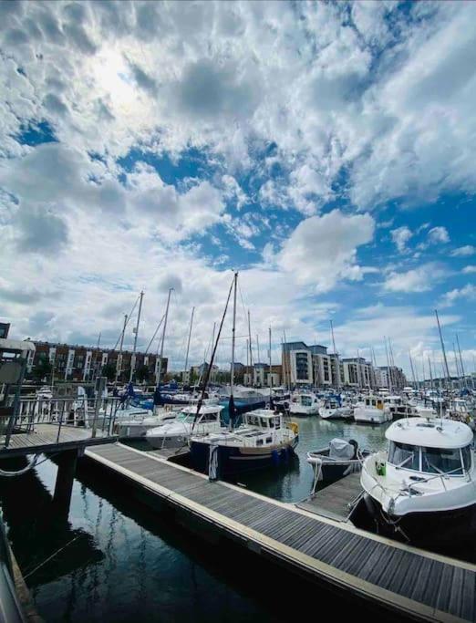Cosy Apartment At The Marina Portishead Bagian luar foto