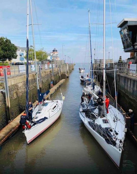 Cosy Apartment At The Marina Portishead Bagian luar foto