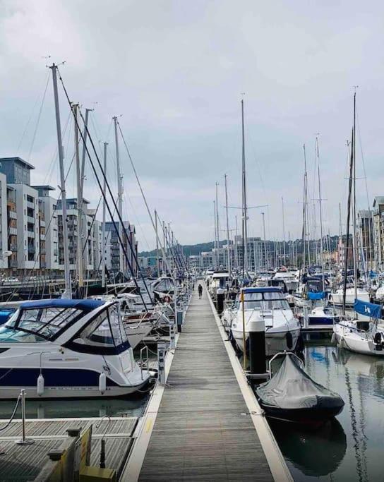 Cosy Apartment At The Marina Portishead Bagian luar foto